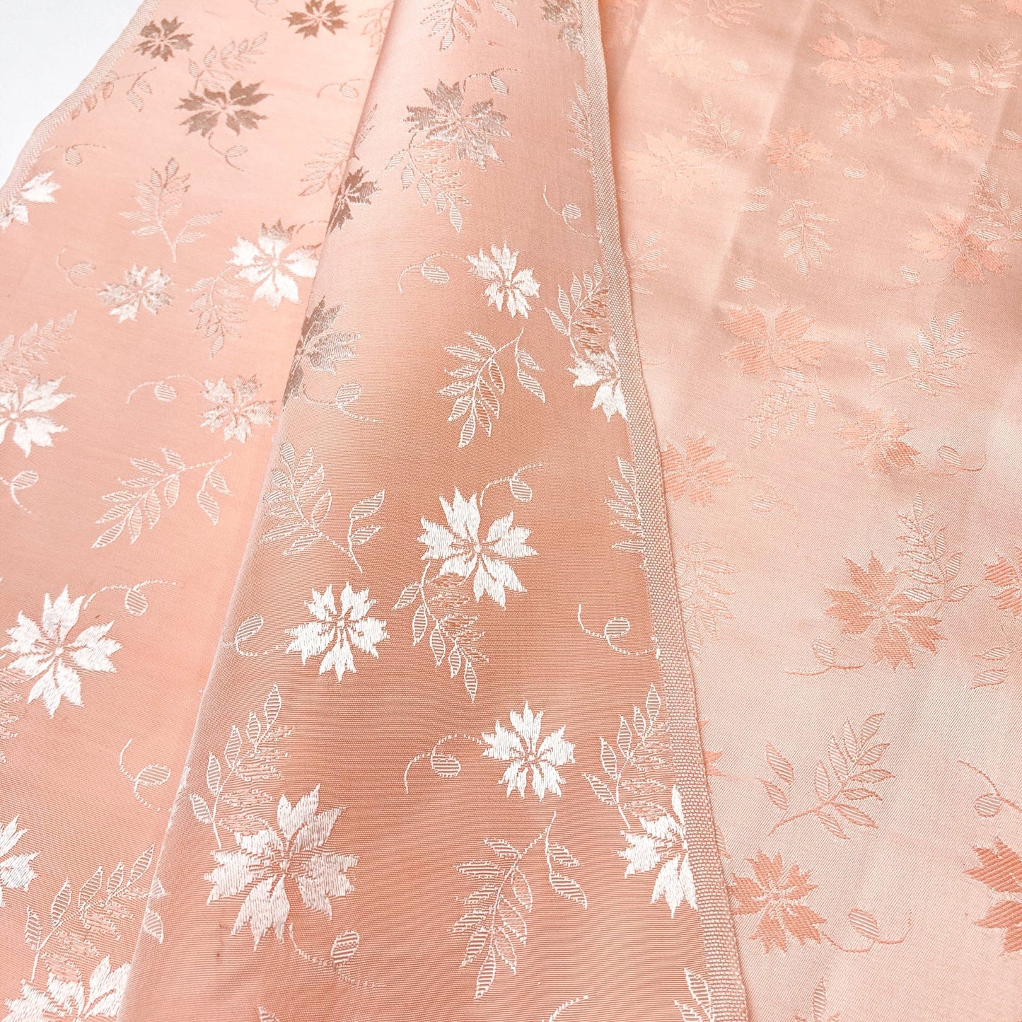 2nd Hand: Floral Jacquard Satin in Peach