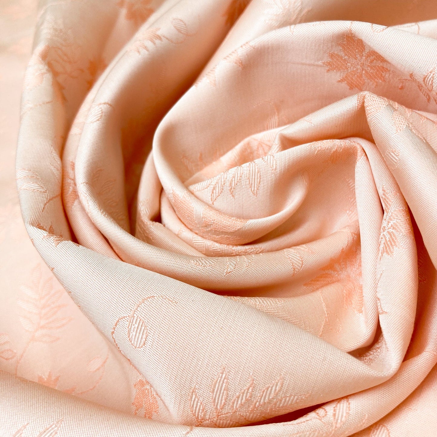 2nd Hand: Floral Jacquard Satin in Peach