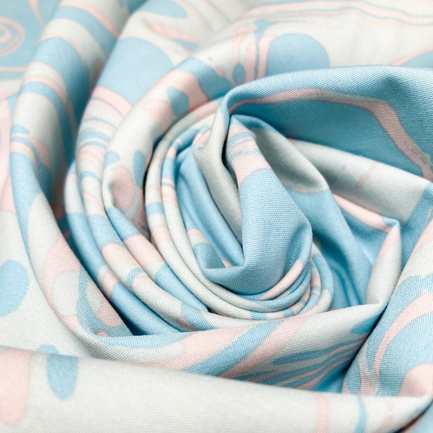 Art Gallery Fabrics 'Slow Summer': Fine Cotton 'Marble Glacier'