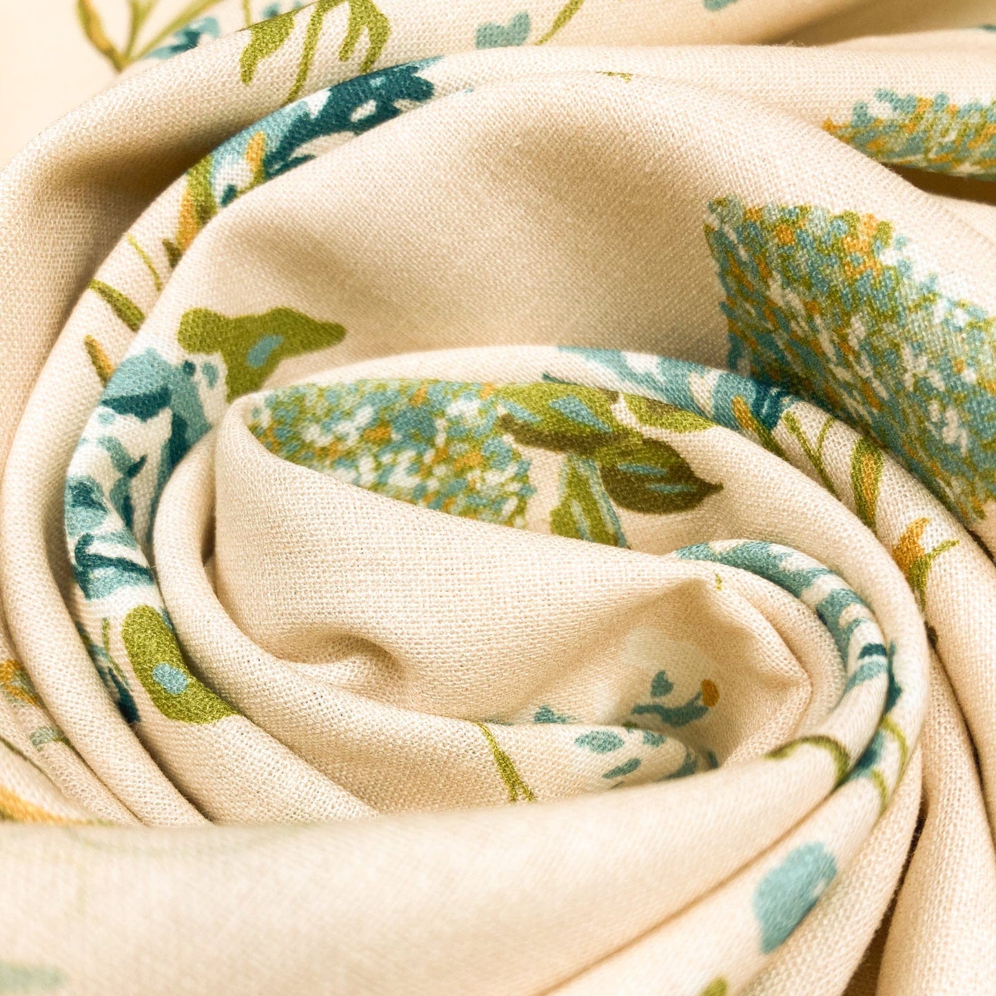 Art Gallery Fabrics 'Anthology' Linen Blend 'Garden Study Fresh'
