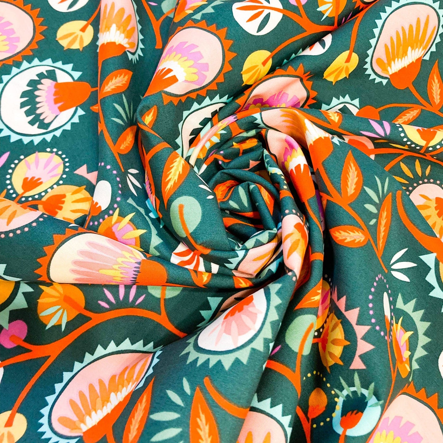 Art Gallery Fabrics 'Lakelife' Fine Cotton 'Kattaland Flora Deep'