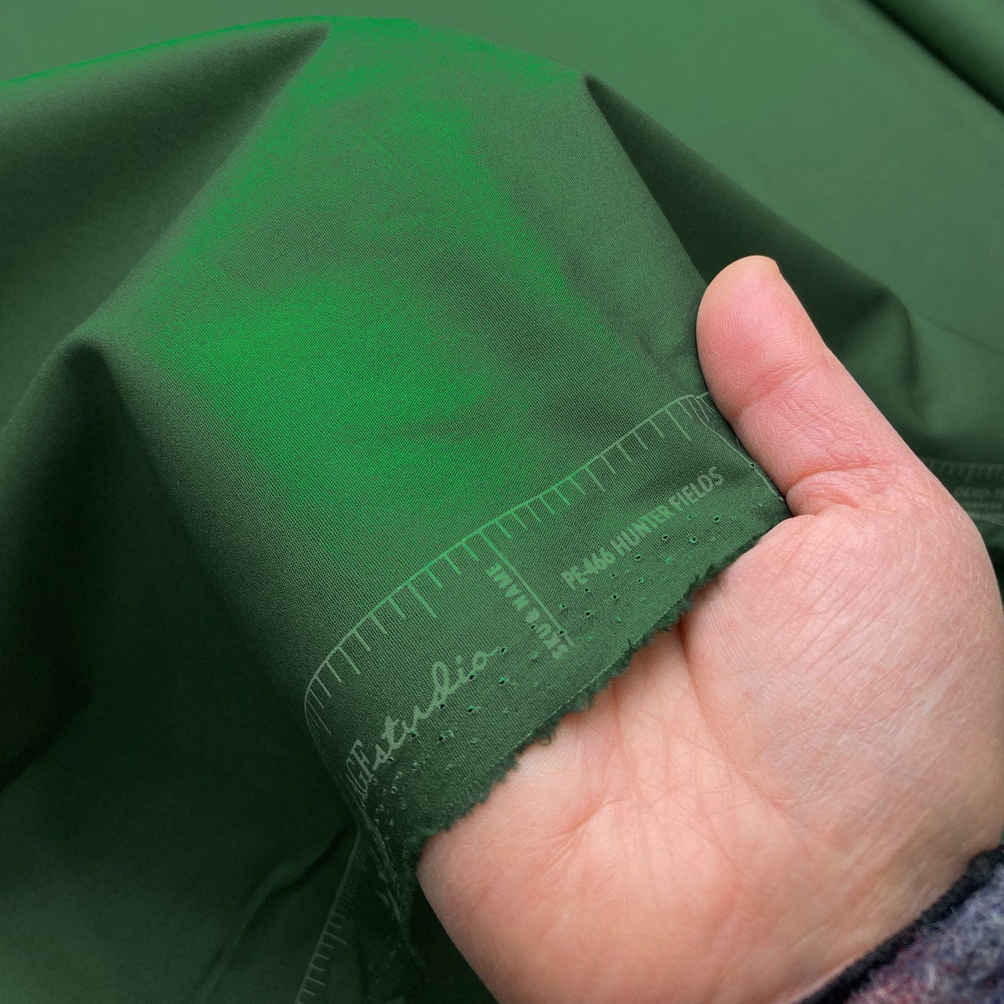 Art Gallery Fabrics - Fine Cotton - PURE Solids 'Hunter Fields'