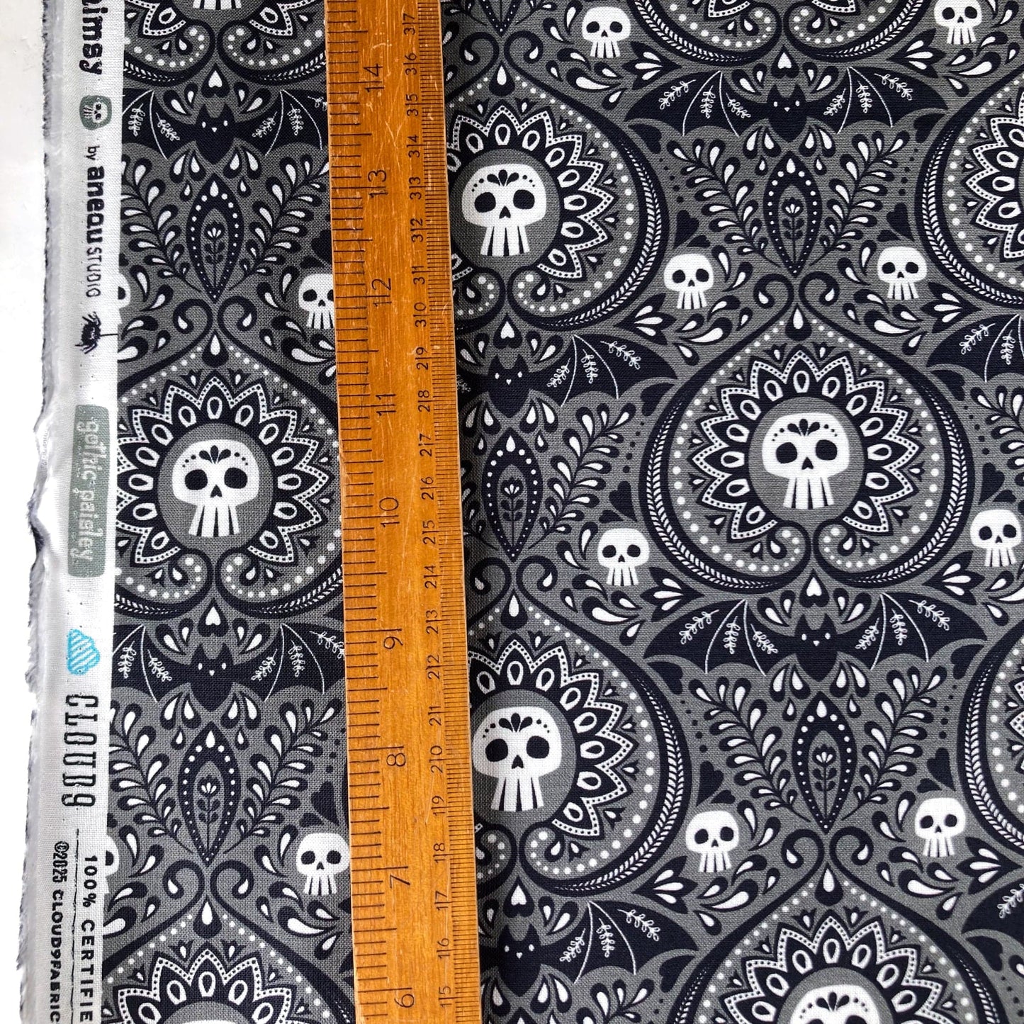 Cloud 9 Organic Quilting Cotton 'Gothic Paisley'