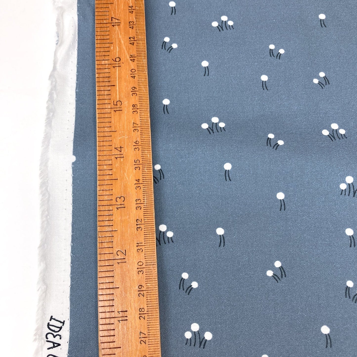 Cloud 9 Organic 'Idea Garden' Quilting Cotton 'Tiny Buds'