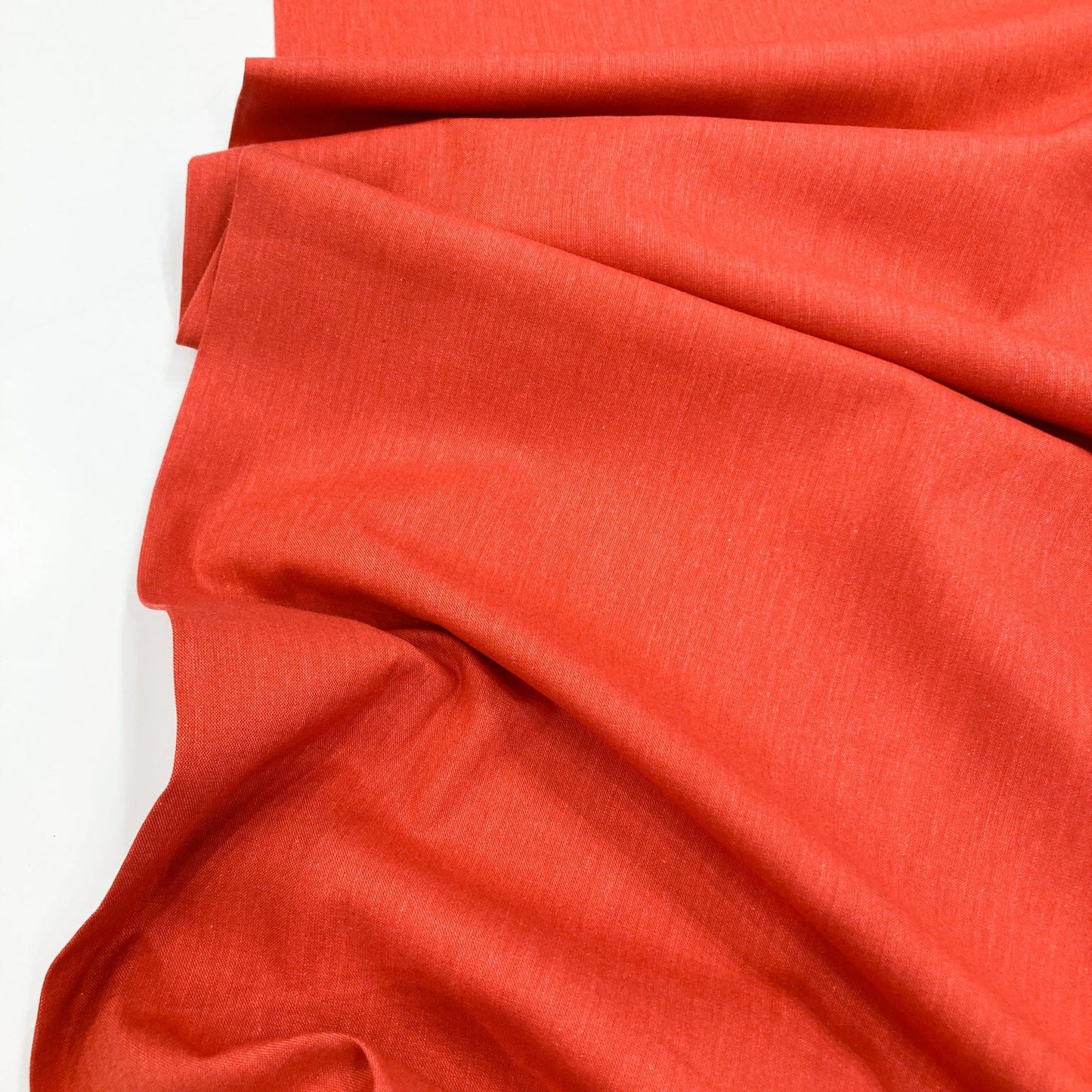 Cloud 9 Cirrus Solids: Organic Cotton Yarn-Dyed Crossweave in 'Lava'