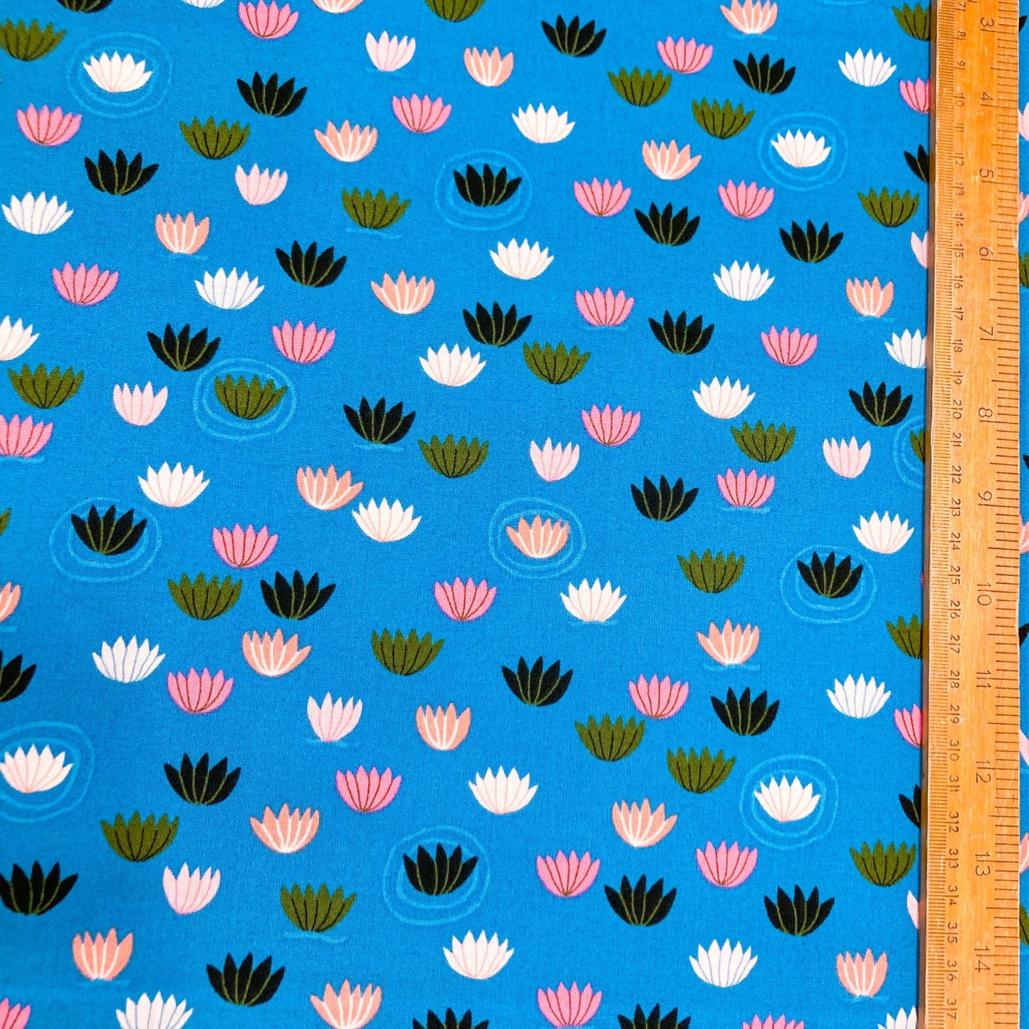 Cloud 9 Organic Quilting Cotton 'Floating Flora'