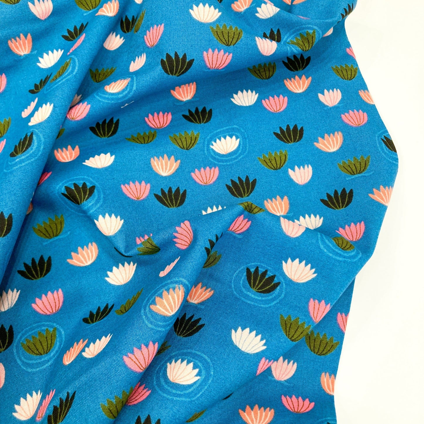 Cloud 9 Organic Quilting Cotton 'Floating Flora'