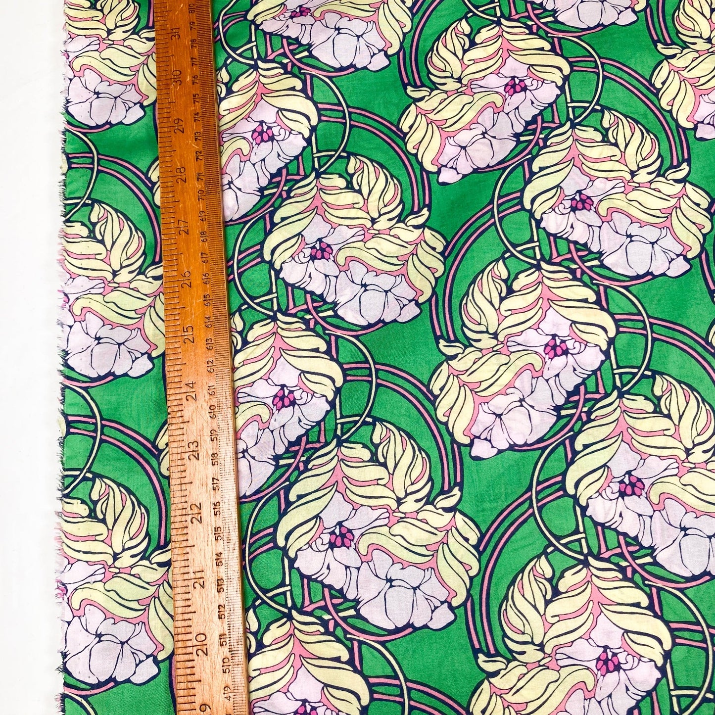 Fabric Freedom Cotton Lawn 'Jugendstil'