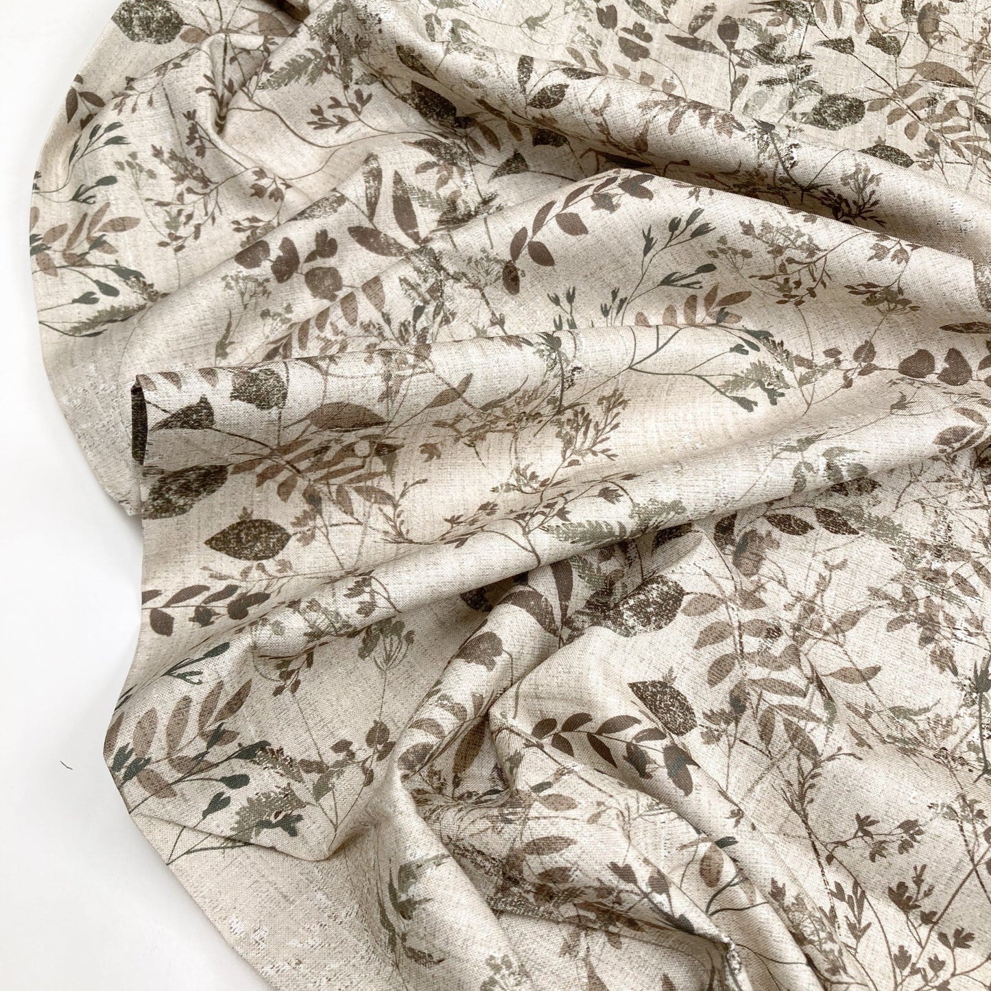 Deadstock: Ex-Joann Quilting Cotton 'Linen-Look Floral'