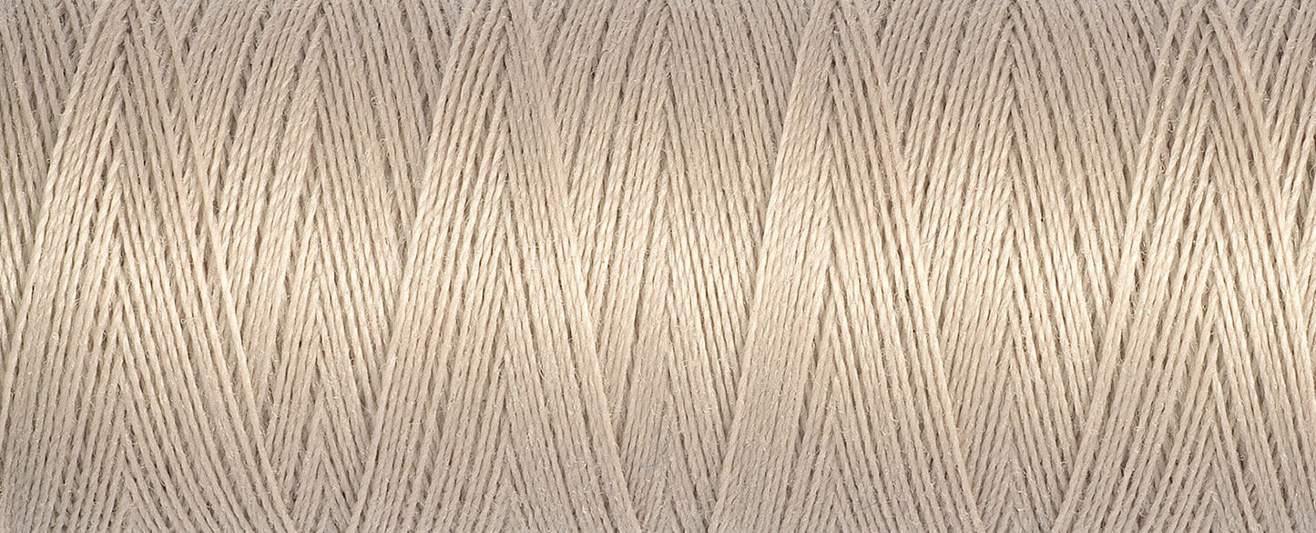 100m Reel Gütermann Recycled Sew-All Thread in Sandy Beige 722