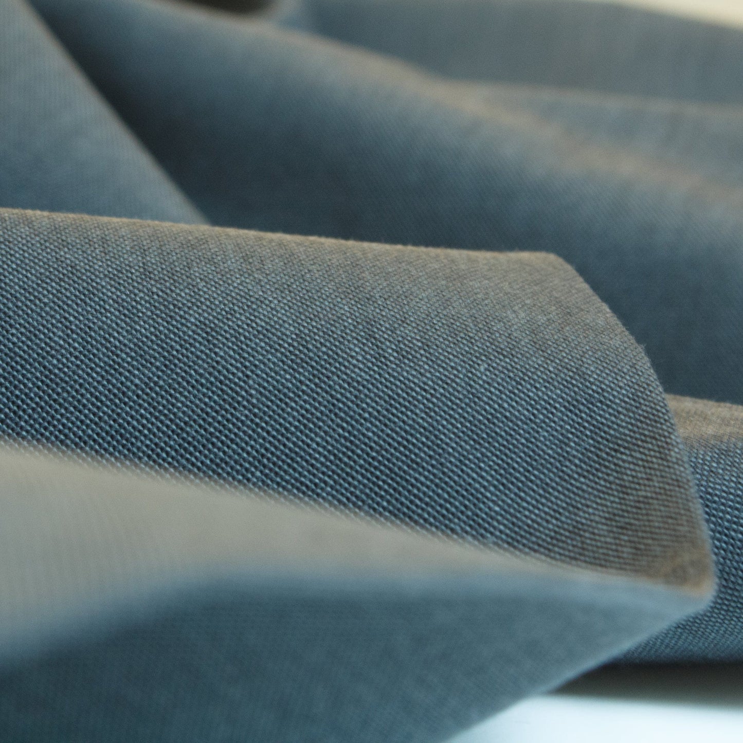 Cloud 9 Cirrus Solids: Organic Cotton Yarn-Dyed Crossweave in 'Midnight'