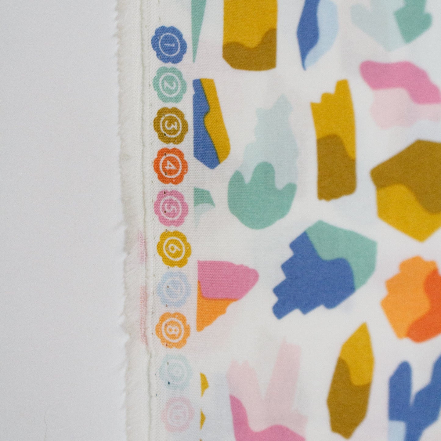 Cloud 9 Organic Quilting Cotton 'Crystalized' Ivory