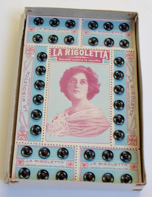 36 Vintage Black Metal Snaps on Card - 10 mm