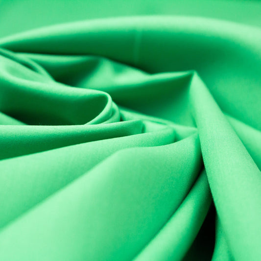 Liberty Fabrics Plain Tana Lawn™ in 'Fern' Green