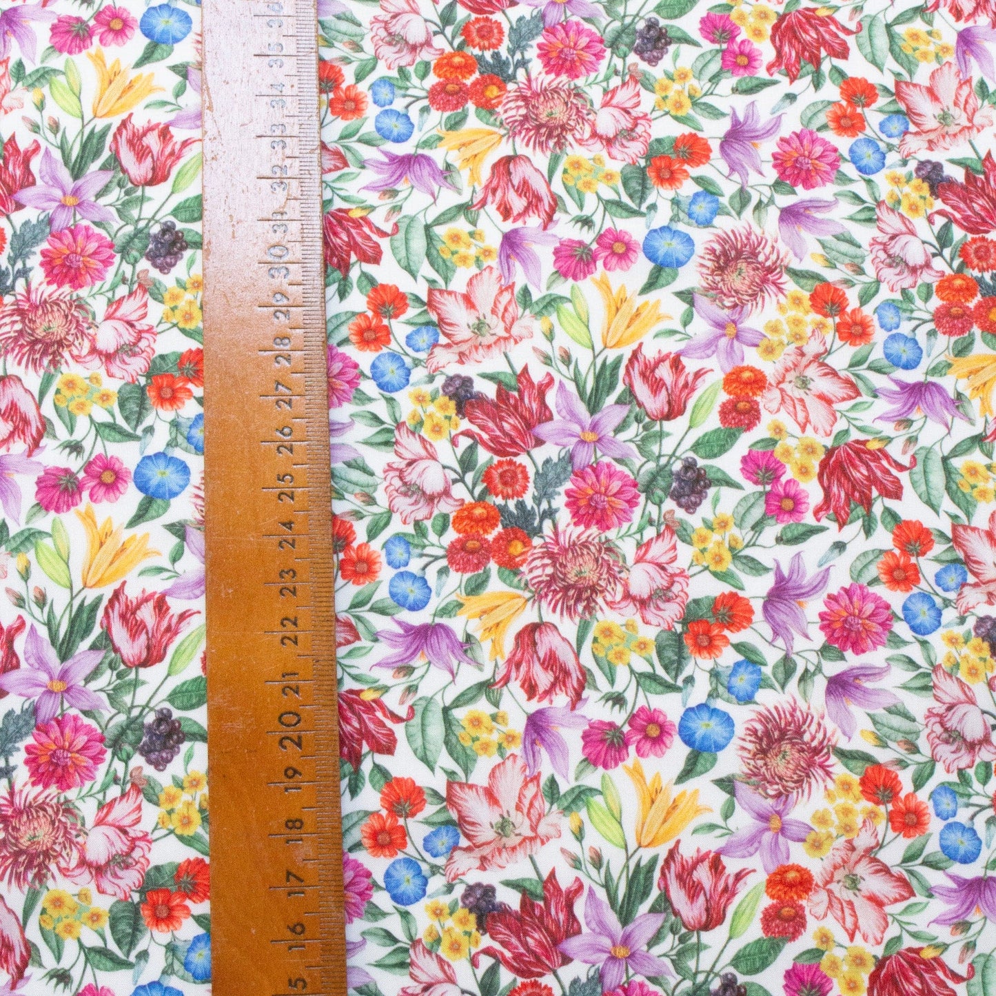 Liberty Fabrics Tana Lawn™ 'Royal Garland' C