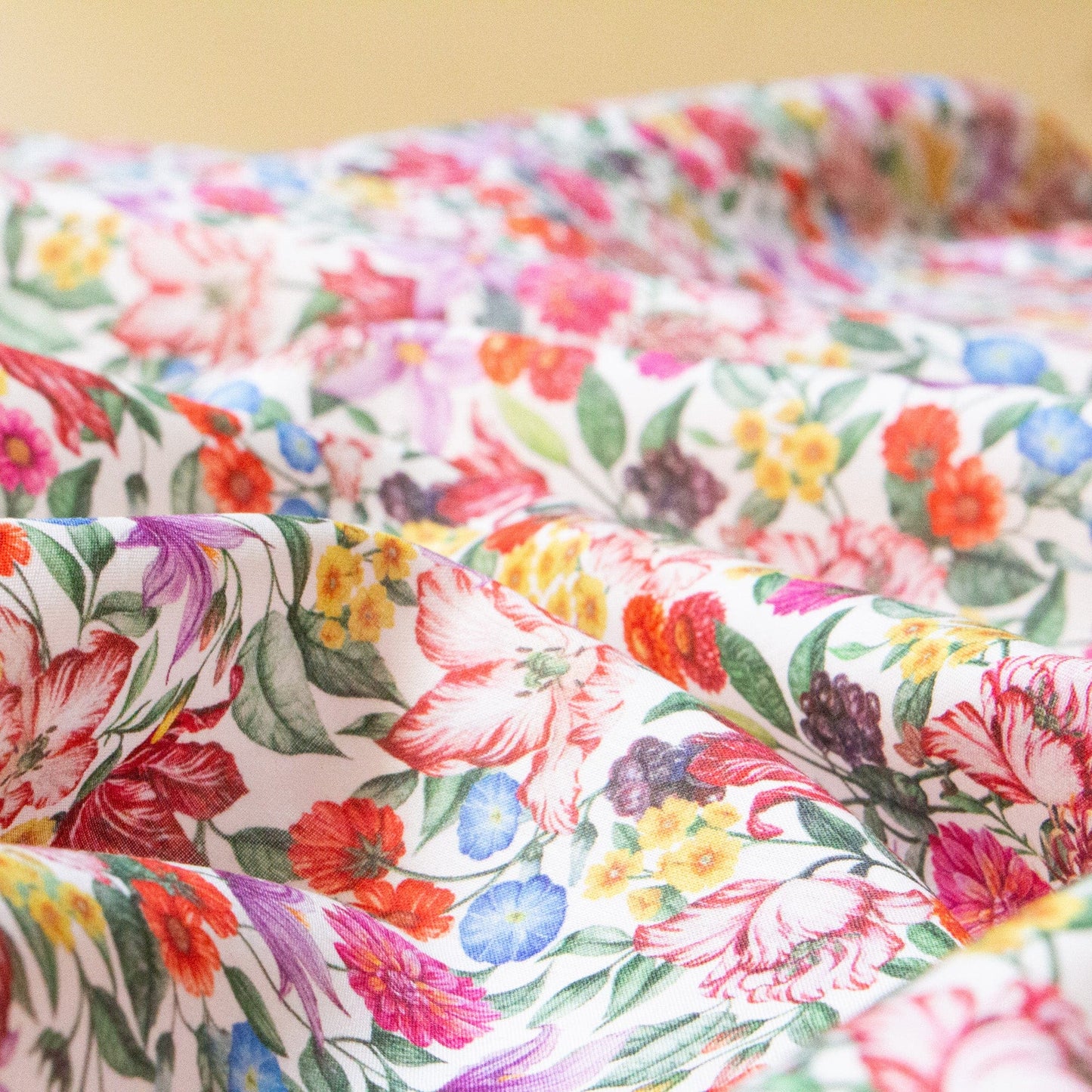 Liberty Fabrics Tana Lawn™ 'Royal Garland' C
