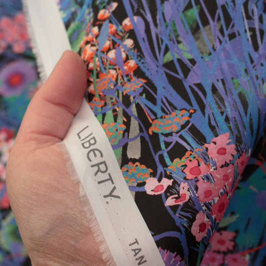 Liberty Fabrics Tana Lawn™ 'Tresco' E in Purple