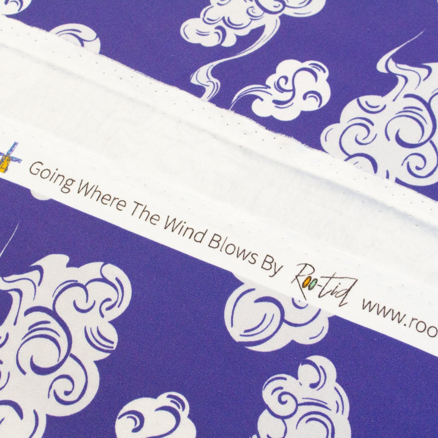 Roo-Tid: Organic Cotton Interlock Jersey 'Passing Clouds'