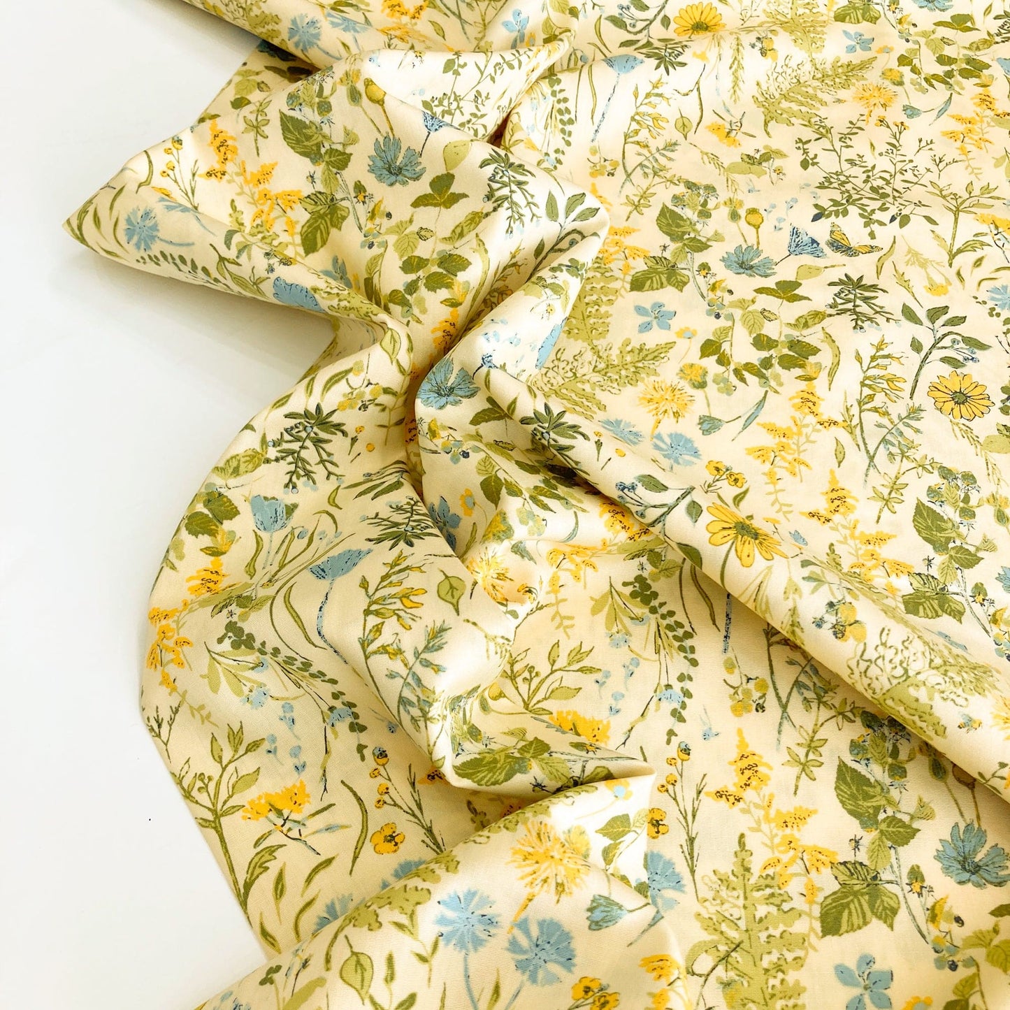Art Gallery Fabrics 'Potager': Fine Cotton 'Peaceful Meadow Dawn'
