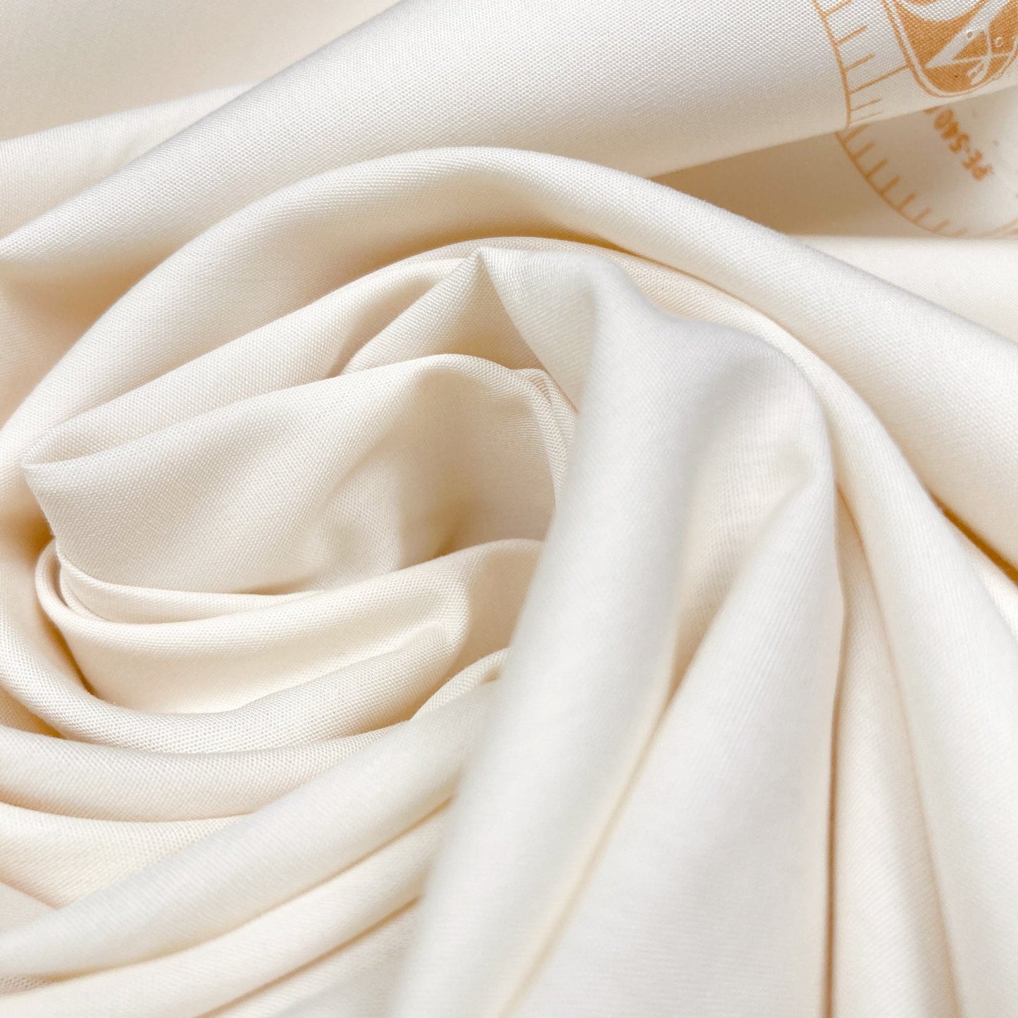 Art Gallery Fabrics - Fine Cotton - PURE Solids 'Coconut Milk'
