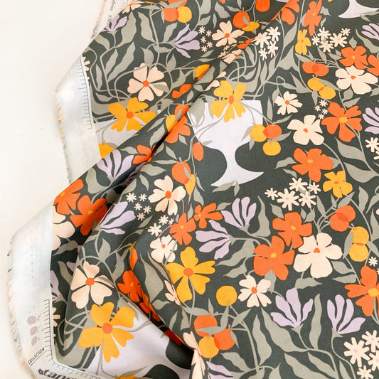 Art Gallery Fabrics 'Tangerine': Fine Cotton 'Growing Centerpiece'