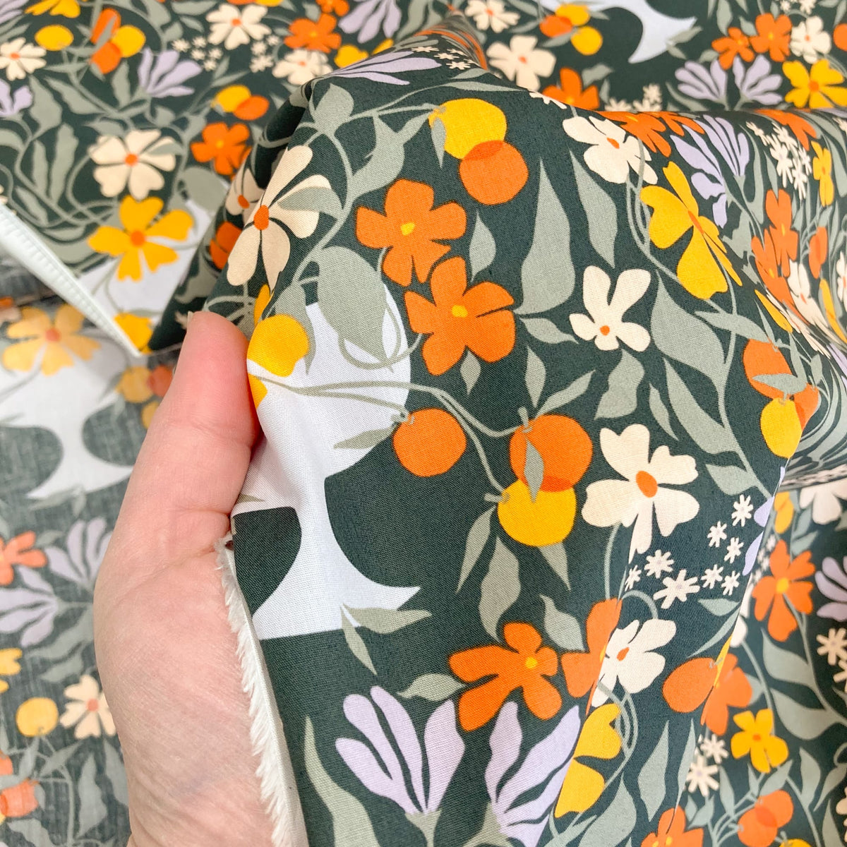 Art Gallery Fabrics 'Tangerine': Fine Cotton 'Growing Centerpiece'