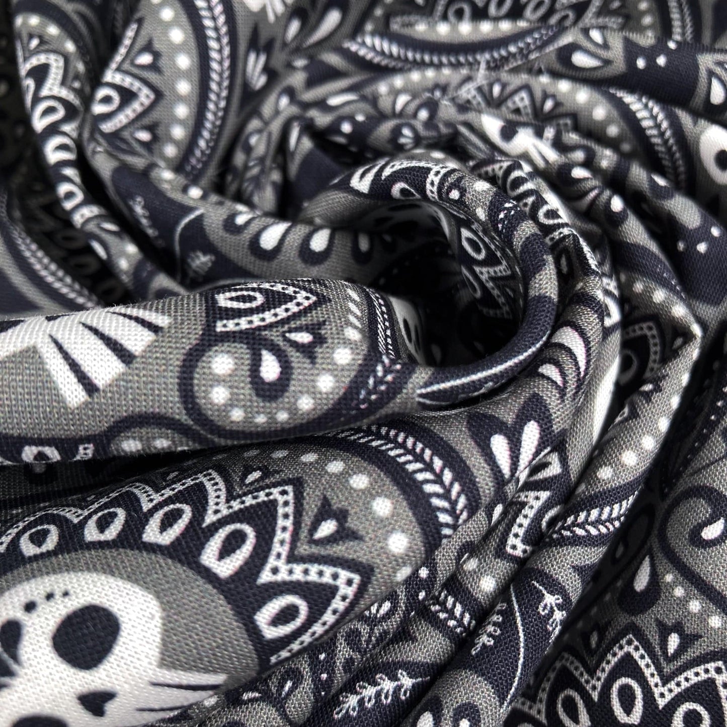 Cloud 9 Organic Quilting Cotton 'Gothic Paisley'