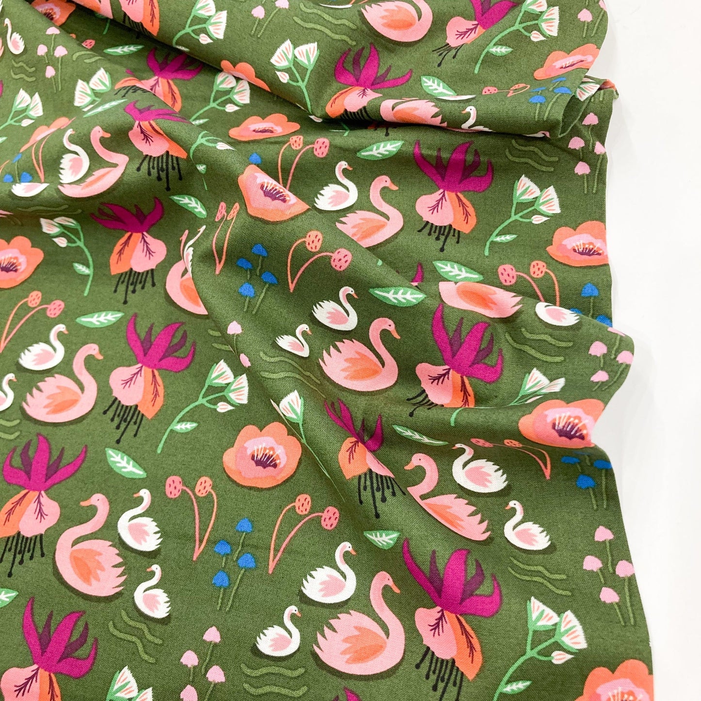 54cm Piece Cloud 9 Organic Quilting Cotton 'Spring Tides'