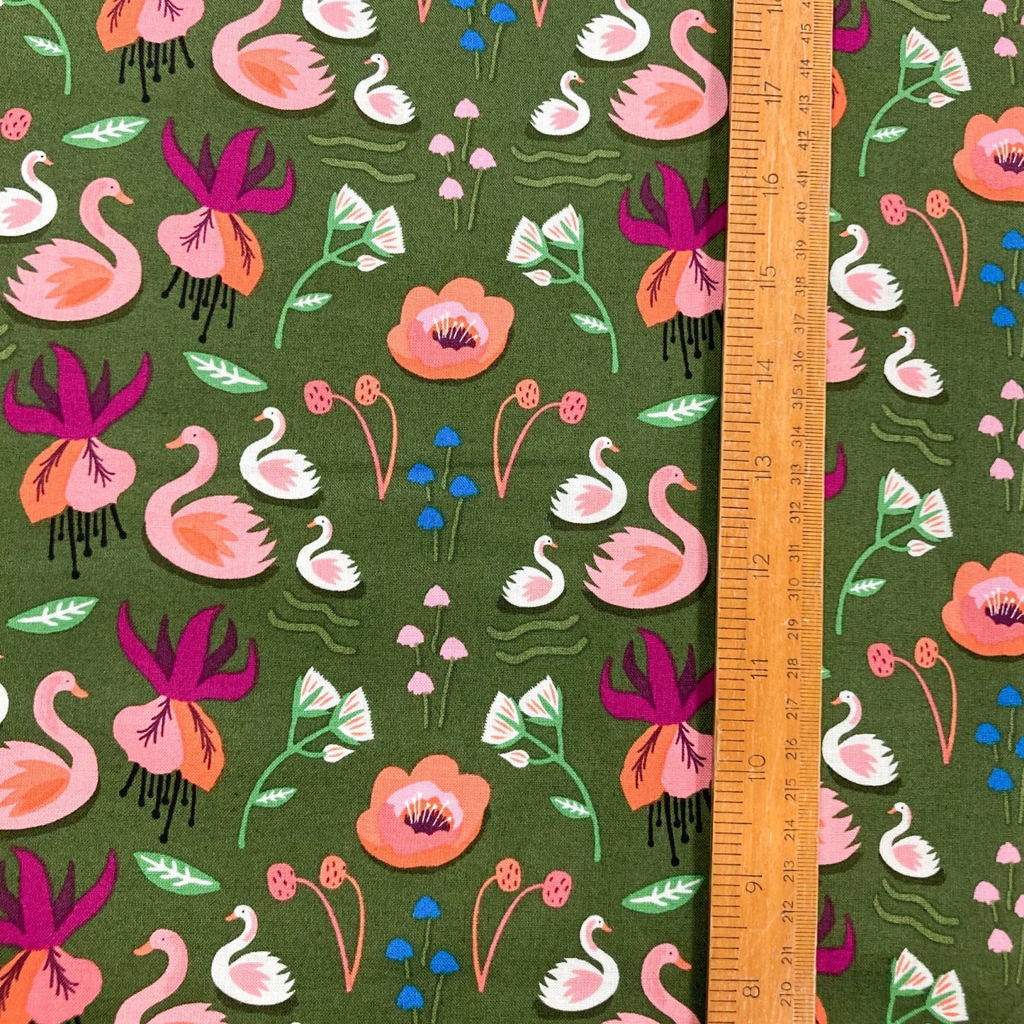 54cm Piece Cloud 9 Organic Quilting Cotton 'Spring Tides'