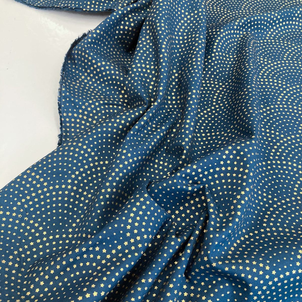 Cotton Poplin with Starry Scales in Navy and Gold