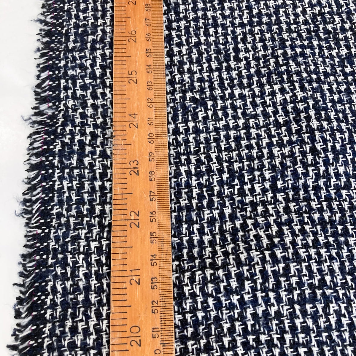 Deadstock: Wool Mix Bouclé in Navy and White