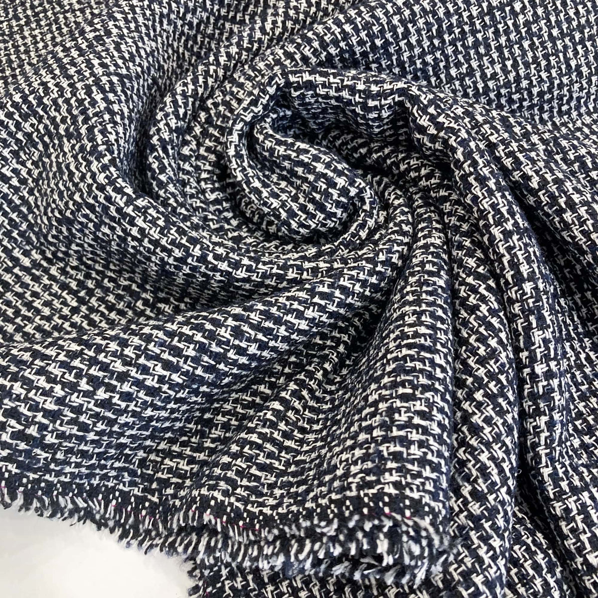 Deadstock: Wool Mix Bouclé in Navy and White