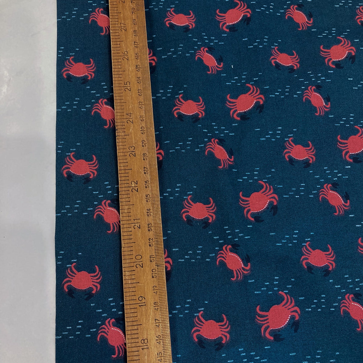 Deadstock: Ex-Joann Quilting Cotton 'Crabs'