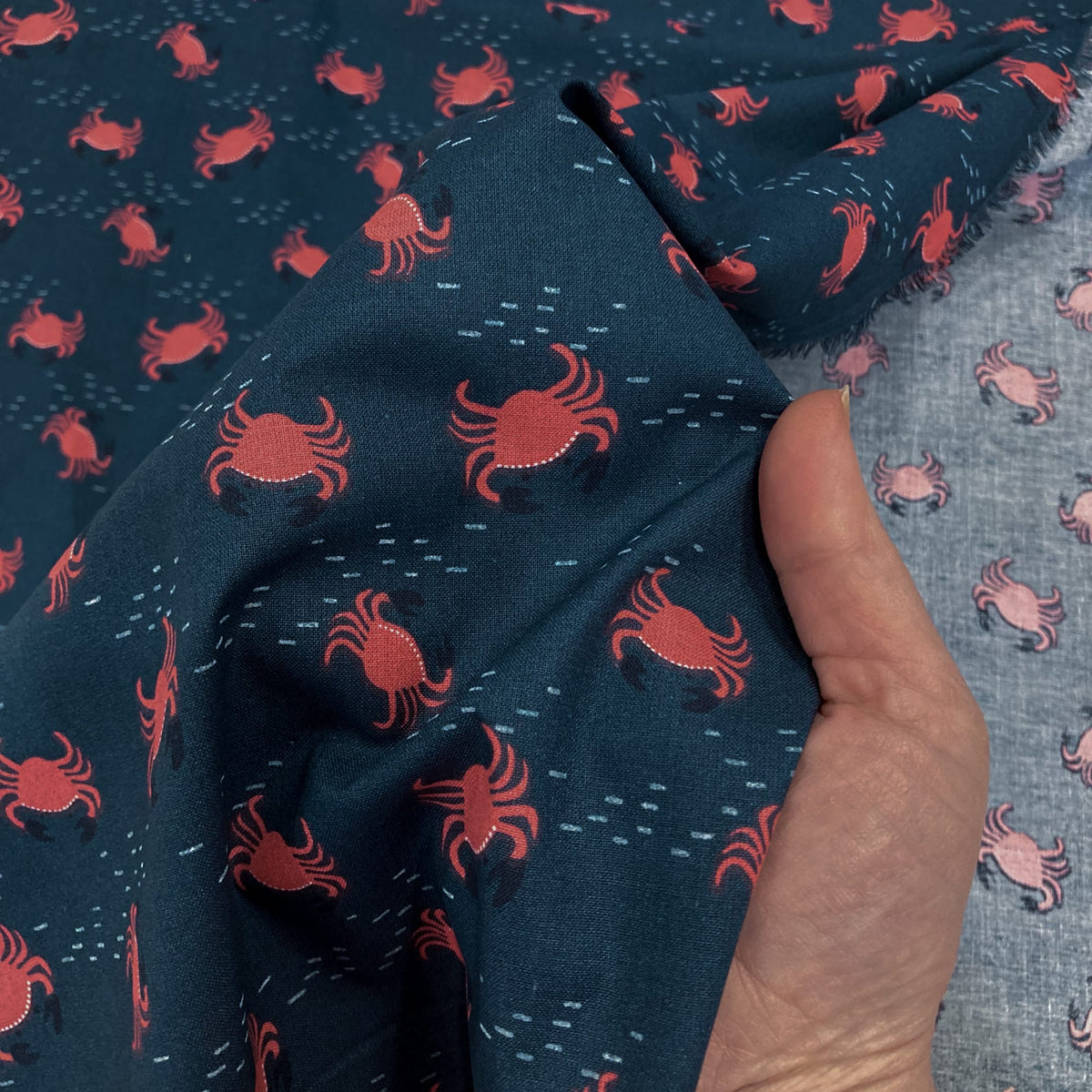 Deadstock: Ex-Joann Quilting Cotton 'Crabs'