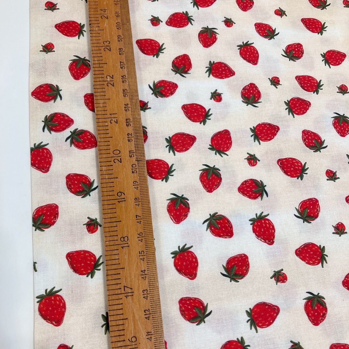 Deadstock: Ex-Joann Quilting Cotton 'Strawberries'