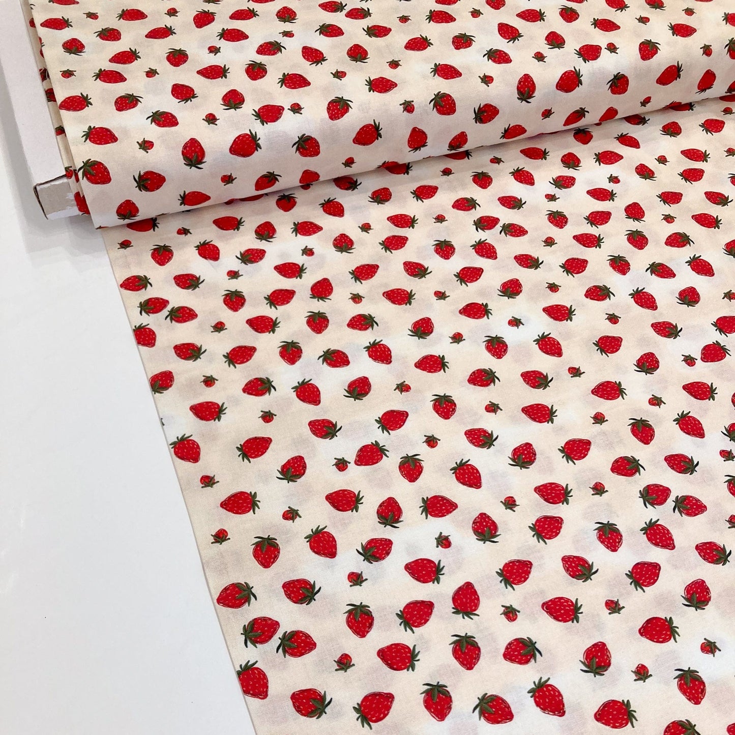 Deadstock: Ex-Joann Quilting Cotton 'Strawberries'