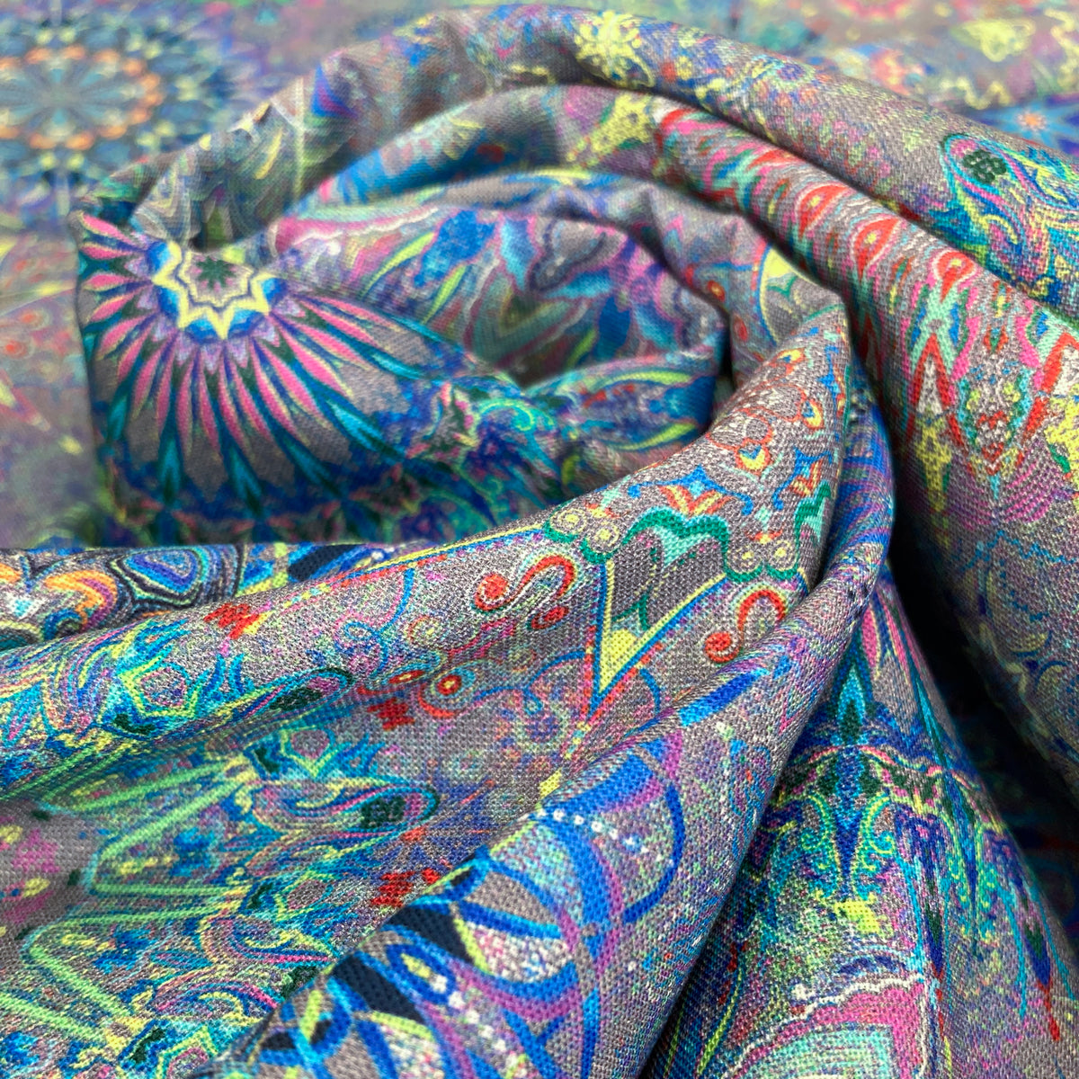 Fabric Freedom Cotton Quiltback 'Calixta' in Denim Blue