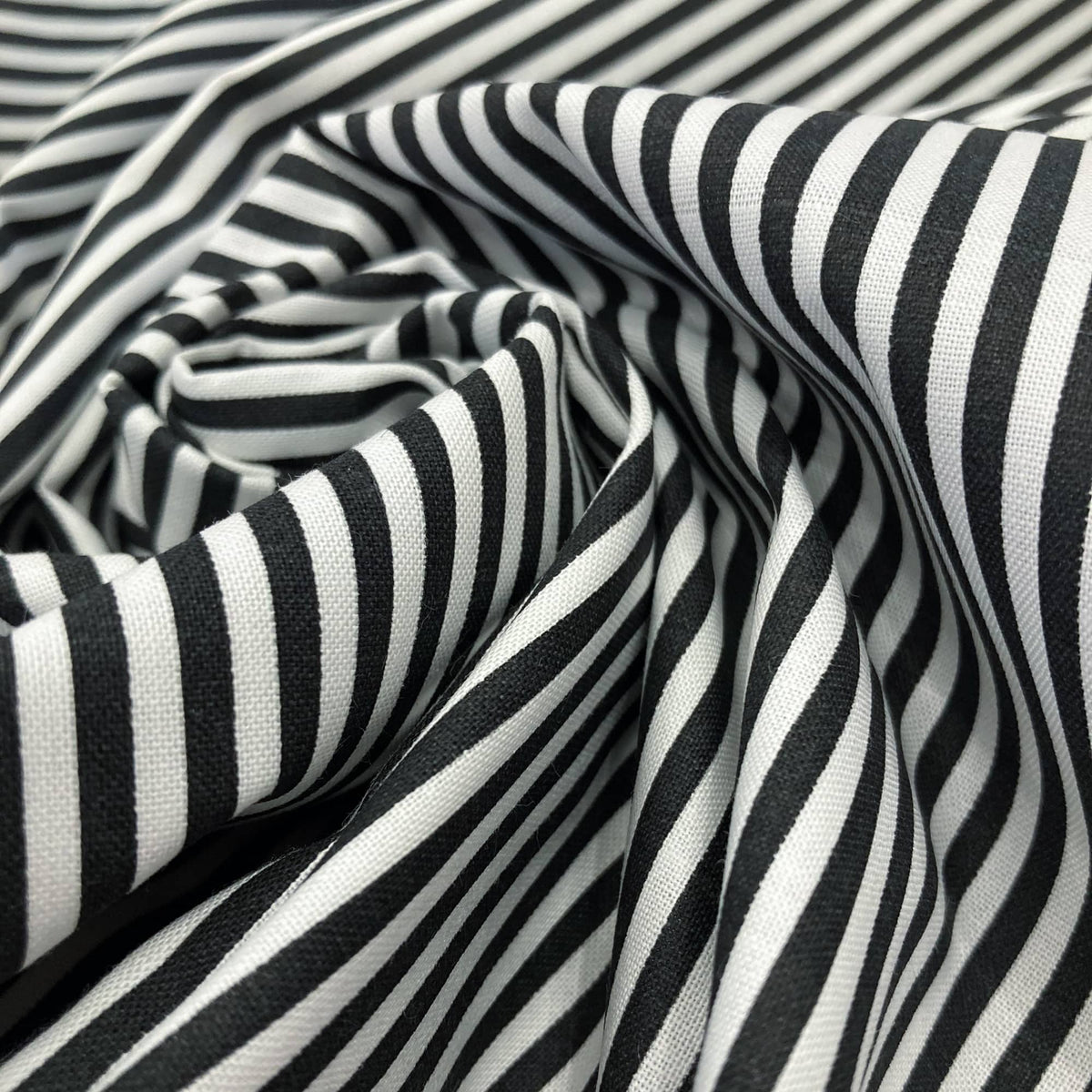 Deadstock: Ex-Joann Quilting Cotton 'Black and White Stripe'