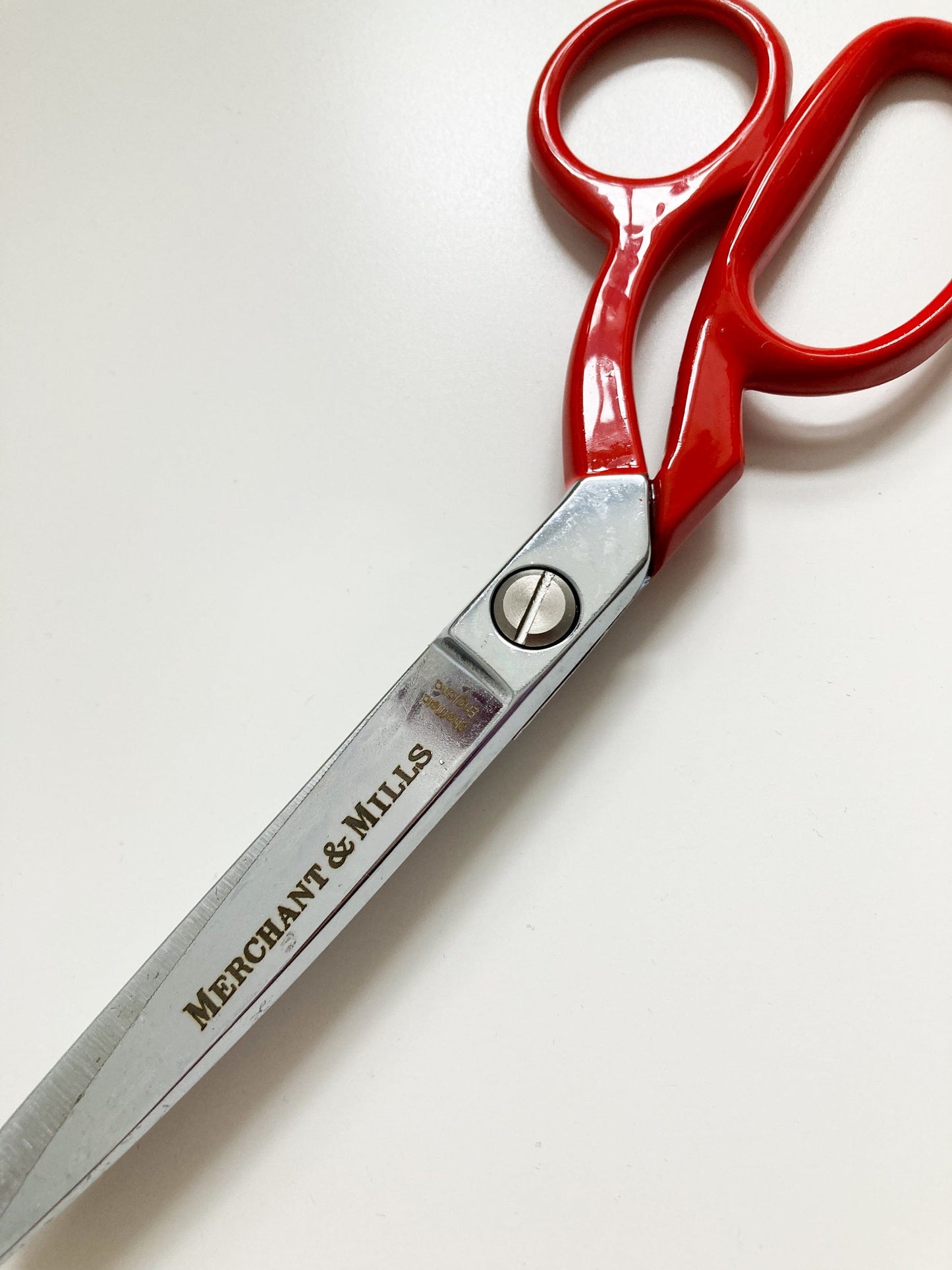 Merchant & Mills Tailor's Shears - 8" Extra Sharp Red