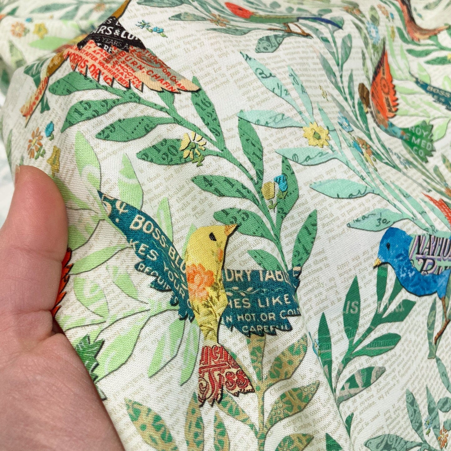 Moda 'Paper Hamlet' Quilting Cotton 'Birdy' in Paper