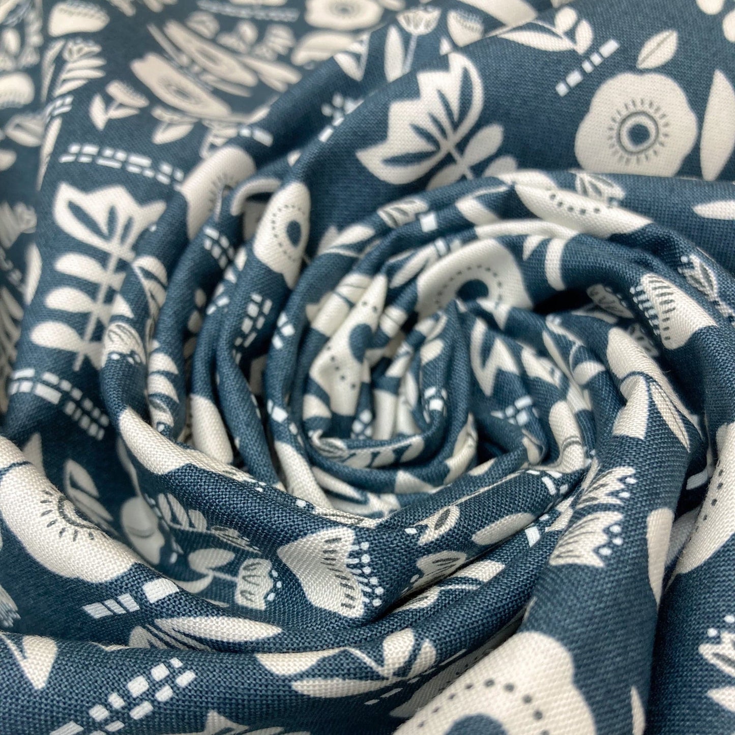 Moda 'Folk & Lore' Quilting Cotton 'Posy Plot'