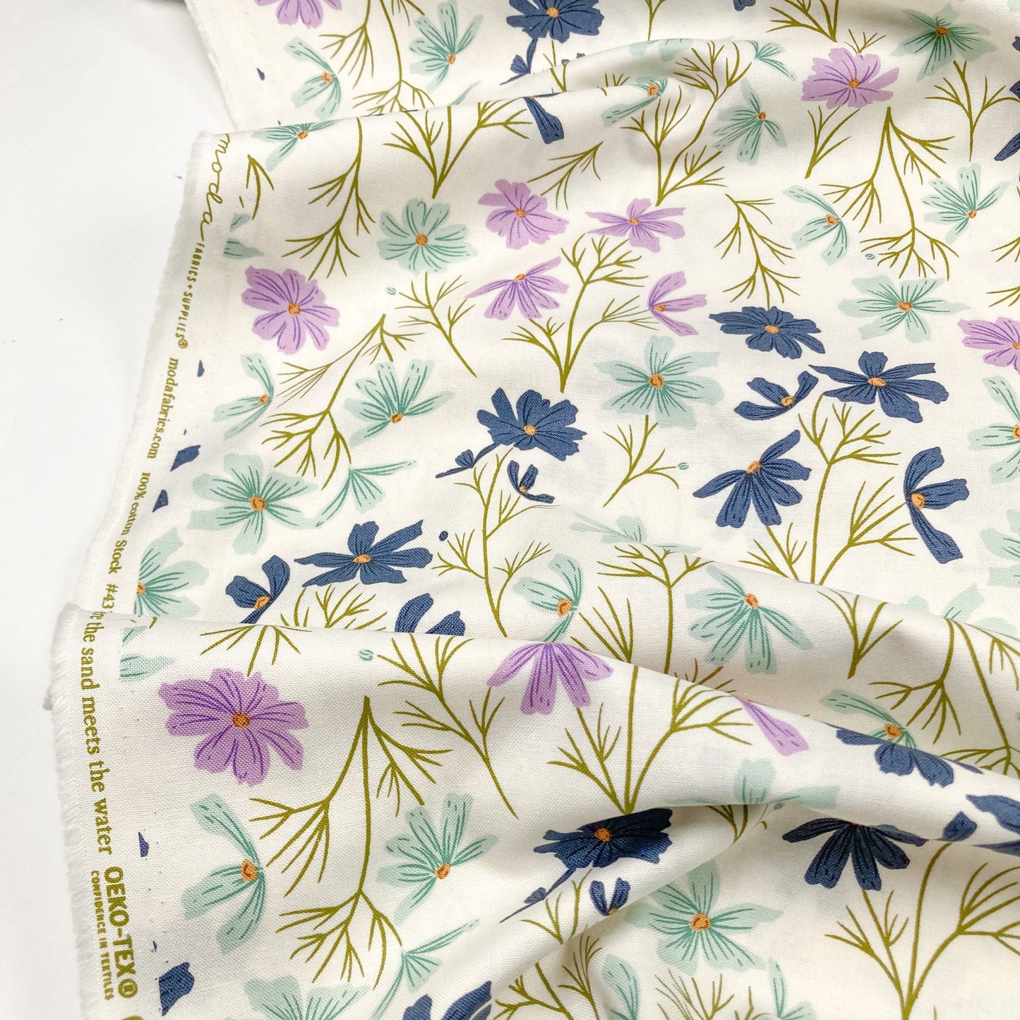 Moda 'Seaglass Summer' Quilting Cotton 'Cottage Cosmo' in Oyster