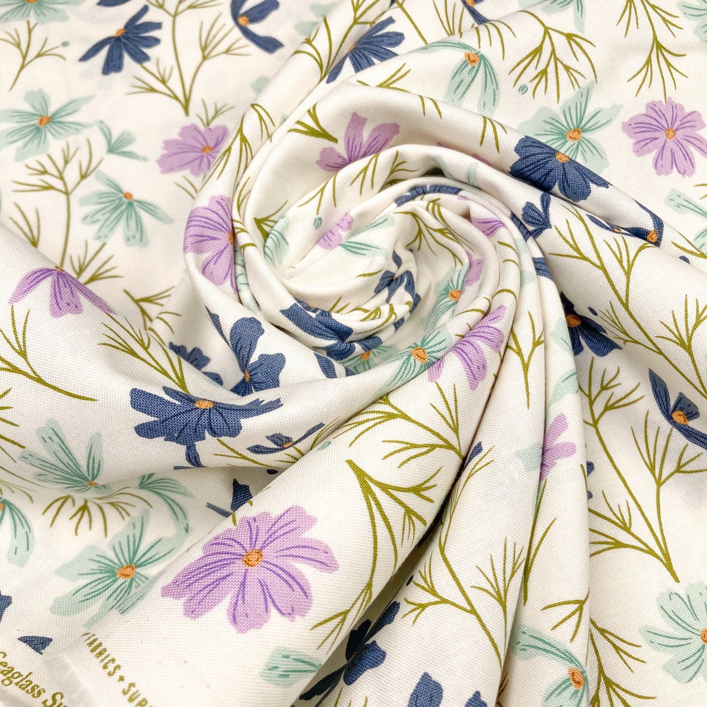 Moda 'Seaglass Summer' Quilting Cotton 'Cottage Cosmo' in Oyster