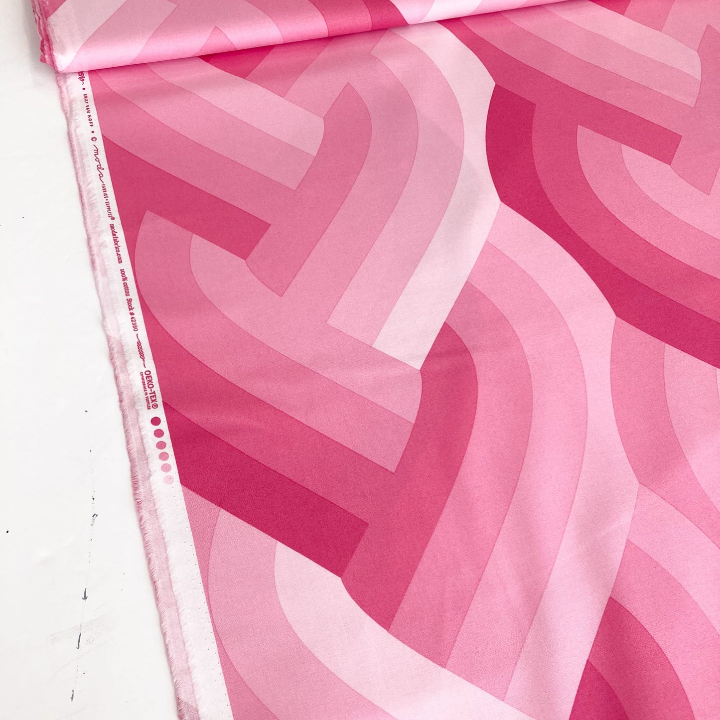 Moda Emily van Hoff 'Echo' Quilting Cotton in Pink