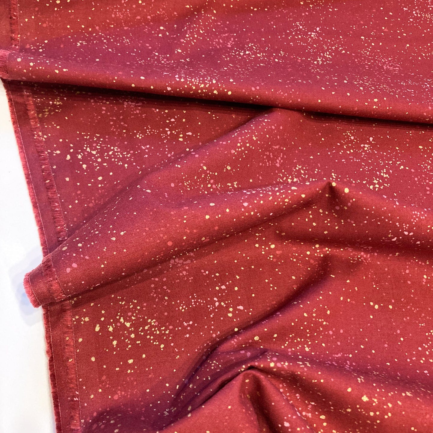 Ruby Star Society 'Speckled' Quilting Cotton in 'Wine Time' (Metallic)