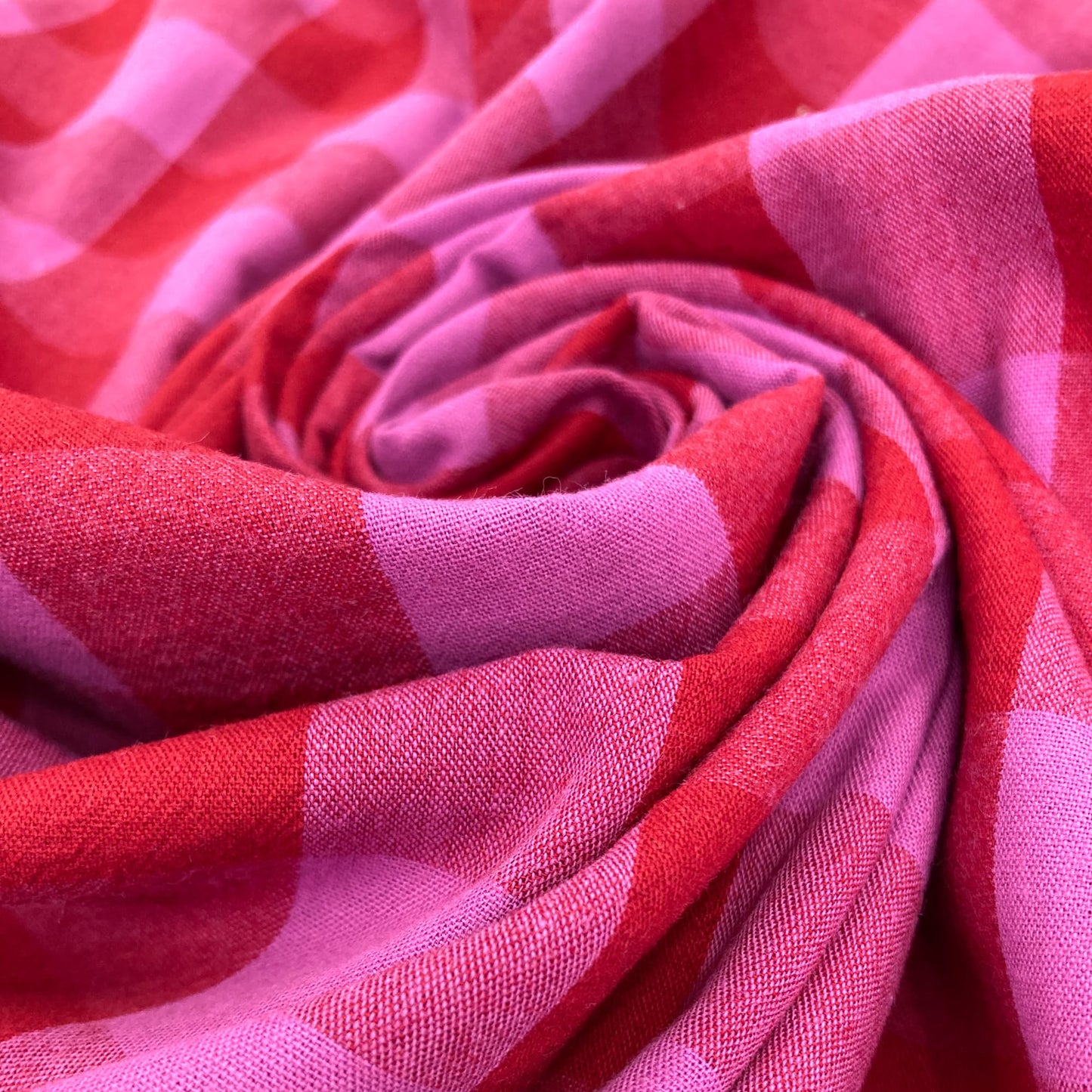 Yarn-Dyed Cotton Gingham in Fuchsia and Red 1" Check