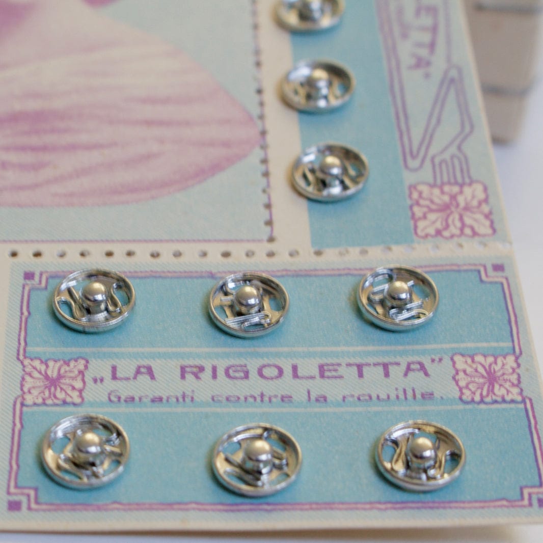 36 Vintage Silver Metal Snaps on Card - 10 mm