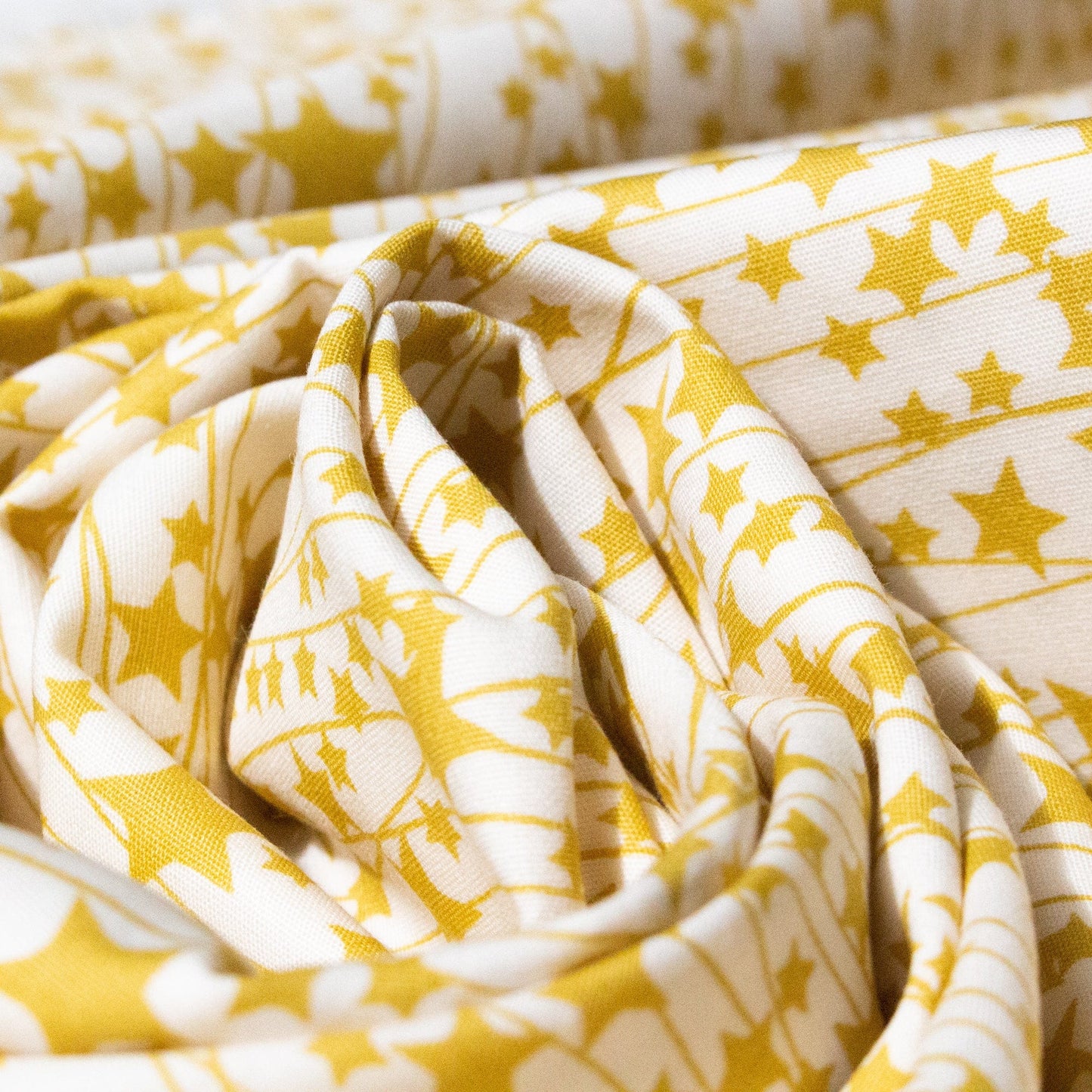 Art Gallery Fabrics Fine Cotton 'Twinkle Stars'