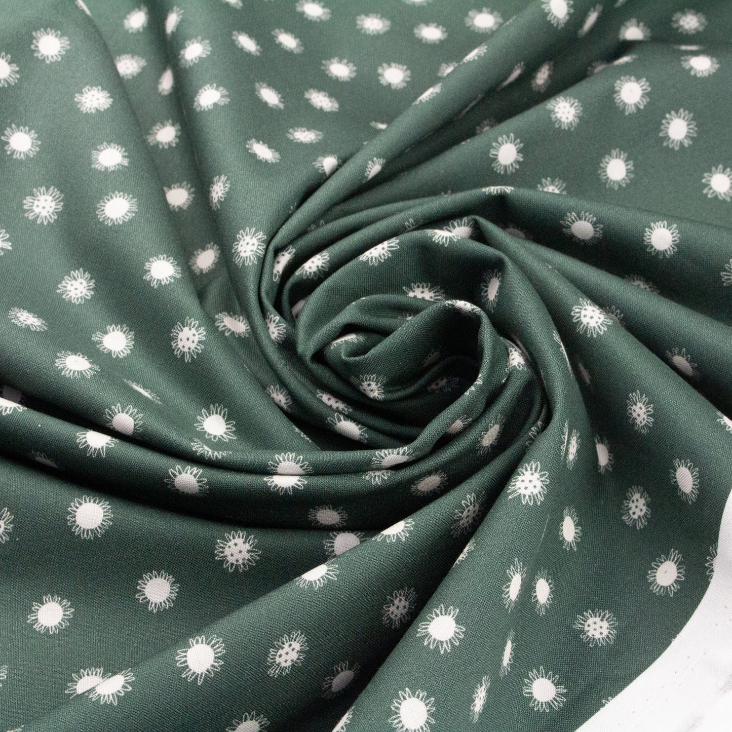 Cloud 9 Organic Quilting Cotton 'Daisy Dots'