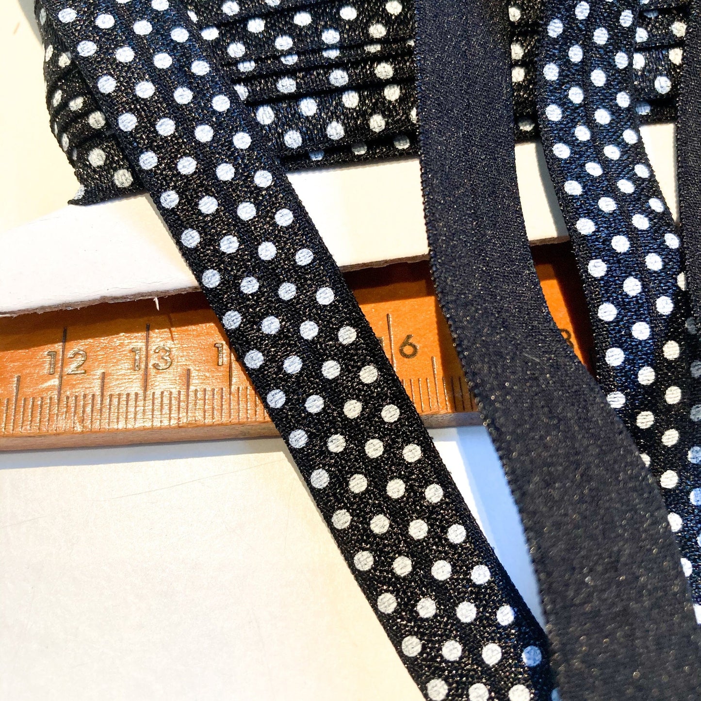 16 mm Foldover Elastic in Black with White Polka Dots
